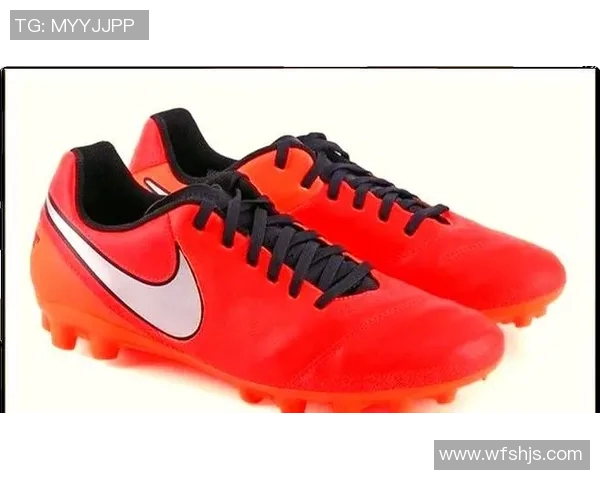 如何根据场地类型和个人需求选择适合的足球鞋技巧与建议